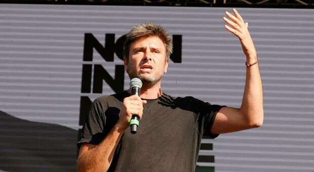  Alessandro Di Battista operato a L?Avana, come sta? «Affronta nel migliore dei modi il recupero» 