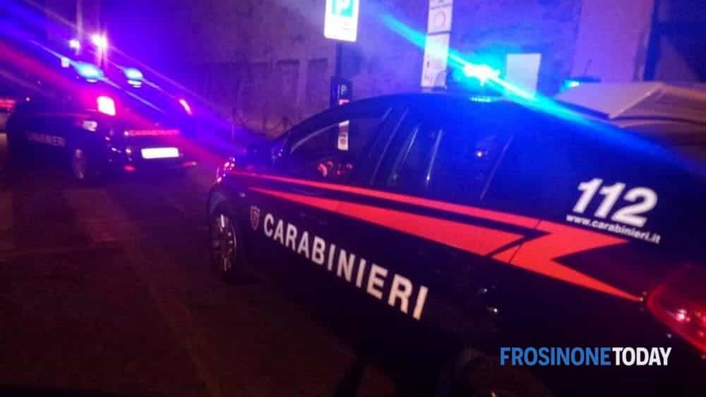 Tentano di entrare in un'azienda della logistica, scoperti e messi in fuga