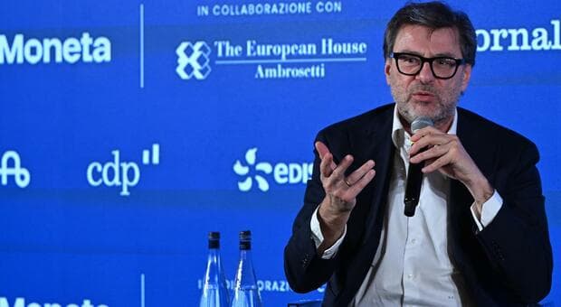  Manovra, torna il taglio Irpef: al 33% per i redditi fino a 55mila euro. Il bonus mamme si allarga. Banche, più tasse sugli utili 