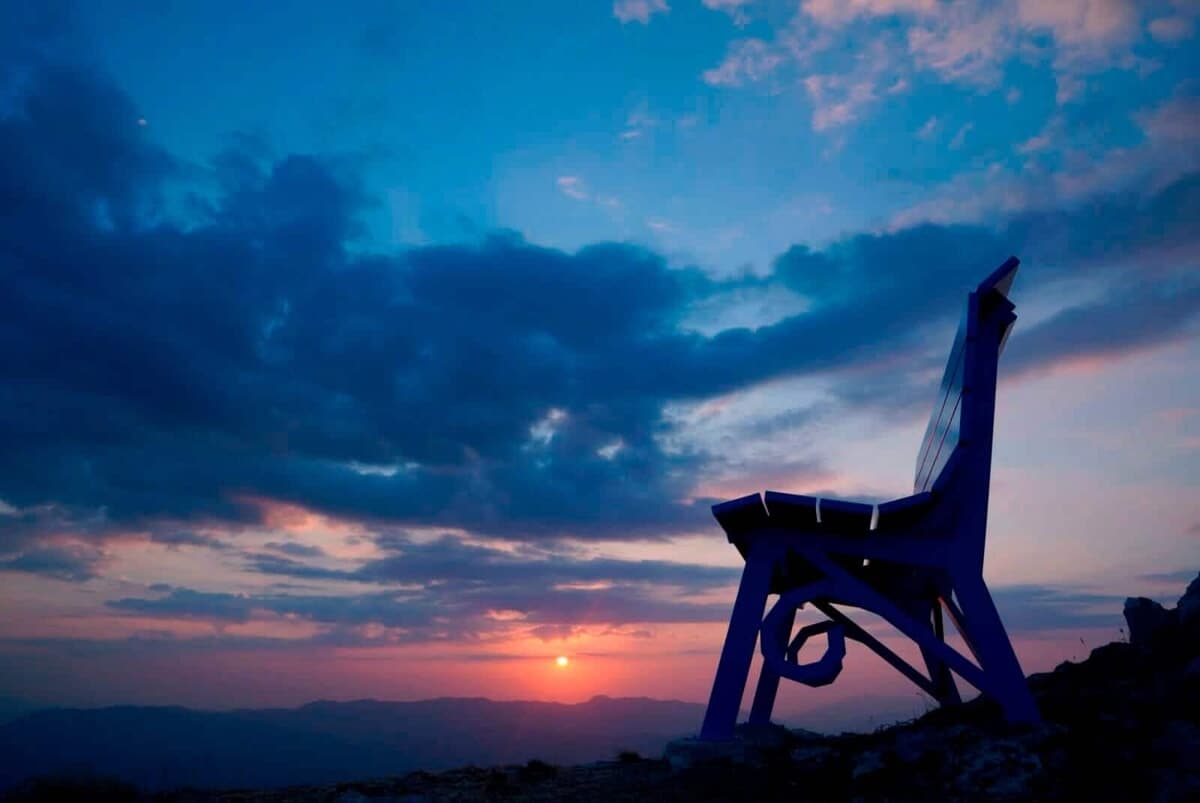Serrone, una Big Bench sul Monte Scalambra per ricordare il giovane pilota Lorenzo Nucheli