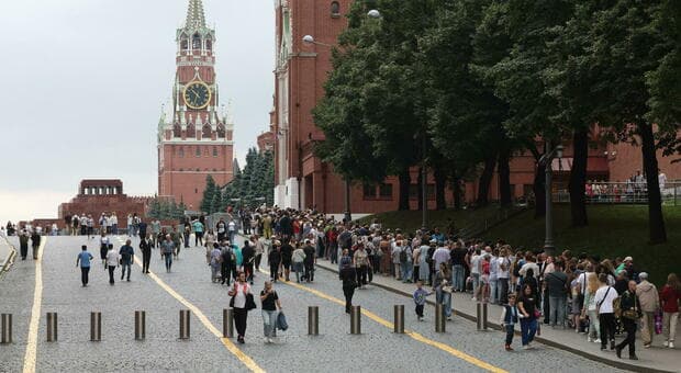  Russia, cittadini in fuga prima delle elezioni: si teme nuova mobilitazione. Boom ricerche online su «come partire» 