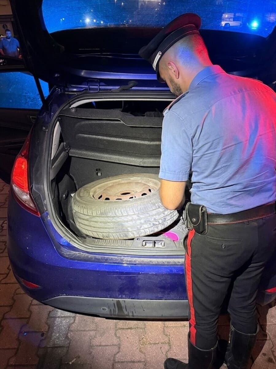 Cave, controlli durante la Sagra delle Castagne. Cinque denunciati, sequestrati droga e armi e chiuso un bar