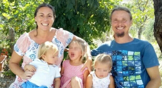  Famiglia nel bosco, i tre bimbi vanno scuola: che istituto frequenteranno, come sarà la loro giornata e quanto potranno stare con i genitori 