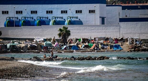  Migranti, Italia proroga di altri 15 giorni il blocco di Schengen con la Spagna: «Restano elevati profili di rischio per la sicurezza e infiltrazioni terroristiche» 
