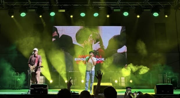  Eddie Brock, da Roma alla Festa del Peperoncino di Rieti, uno sguardo al successo di Non è mica te: «Credete sempre nei vostri sogni» 