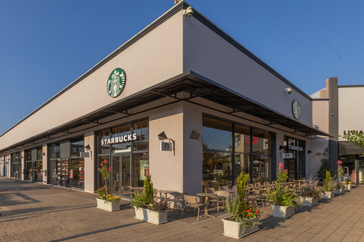 Starbucks apre a Valmontone Outlet: nuovo store e 13 assunzioni sul territorio