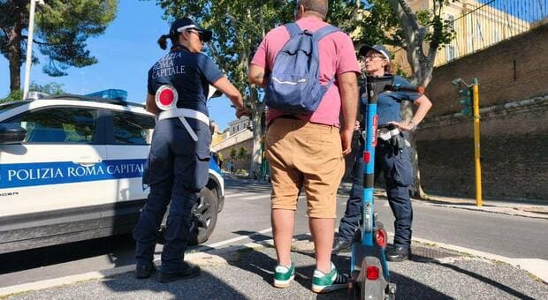  Monopattini, controlli a Roma: boom di irregolarità, 6mila violazioni negli ultimi tre mesi 
