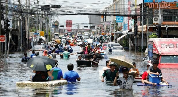  Bangkok, allerta alluvioni: 5000 persone evacuate. In Thailandia è emergenza (già 8 i morti) 
