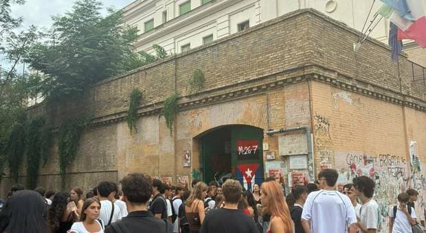  Scuola Roma, cominciato l?anno scolastico: in classe un posto è per l?IA. Primo giorno di lezione (in anticipo) per venti istituti 
