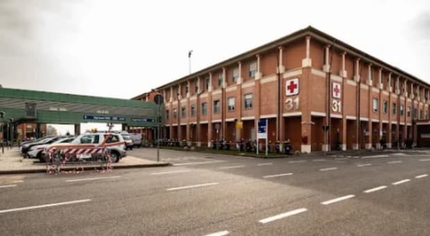  Picchiata e tenuta reclusa in casa: scopre di essere incinta al pronto soccorso. Arrestato il marito 