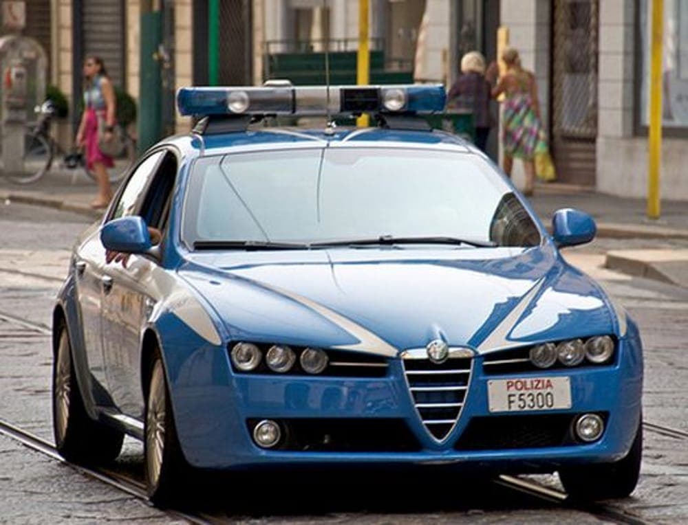 Frosinone, viola il Foglio di Via e viene fermato dalla polizia: denunciato 50enne, scatta anche il fermo dell’auto