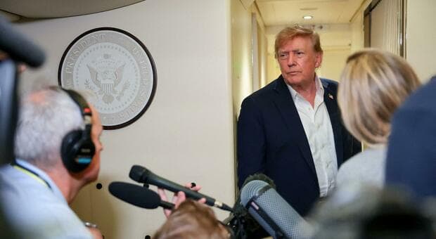  Trump, l'ok di Mosca e Kiev a interrompere raid su siti energetici. Ma Zelensky avverte: Putin non lo seguirà 