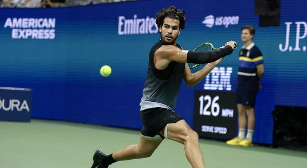  Us Open, Alcaraz eliminato ai quarti di finale dopo i conati di vomito: Ben Shelton vince in 5 set, la partita finisce alle 3 e mezza a New York 