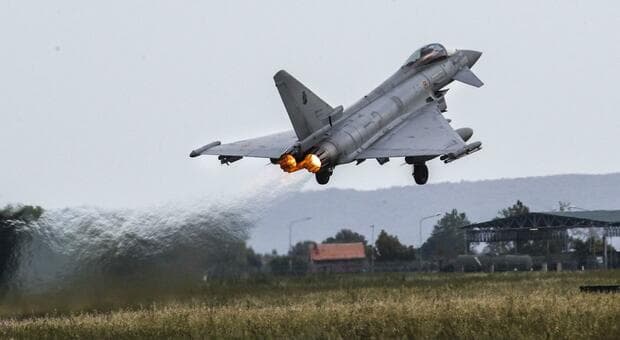  Scramble per due Eurofighter italiani in Lituania: jet militari russi violanzo lo spazio aereo 