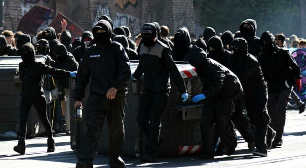  Roma, la galassia antagonista del M1710: studenti, anarchici e infiltrati: chi c'è dietro 
