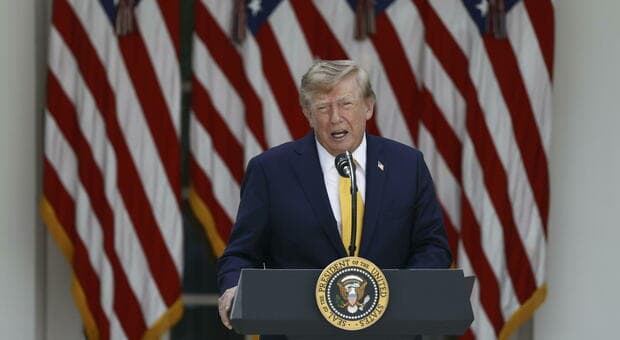  Trump, visti Usa a rischio per 200mila stranieri che hanno chiesto asilo: possibile revoca di massa 