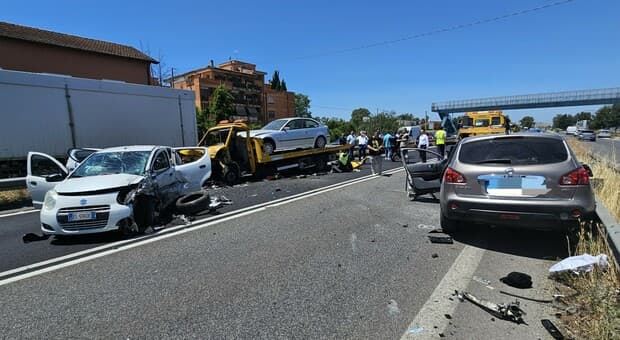  Incidente sulla Pontina, morta la neonata di 2 mesi: il padre era deceduto sul colpo, la mamma è ancora grave 