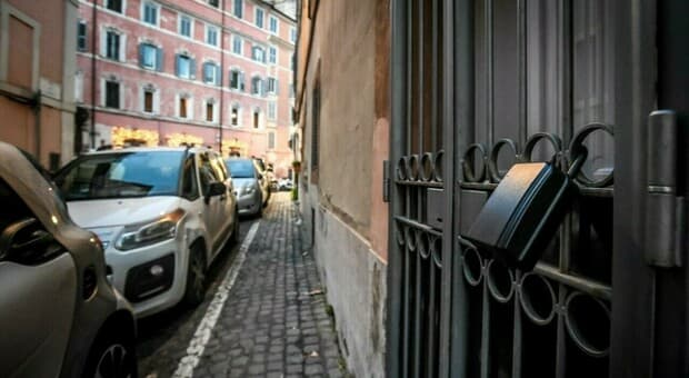  Affitti brevi, in zone sotto stress abitativo possibili limiti se il «rapporto prezzo-reddito» è sopra soglia di 8: la bozza Ue 