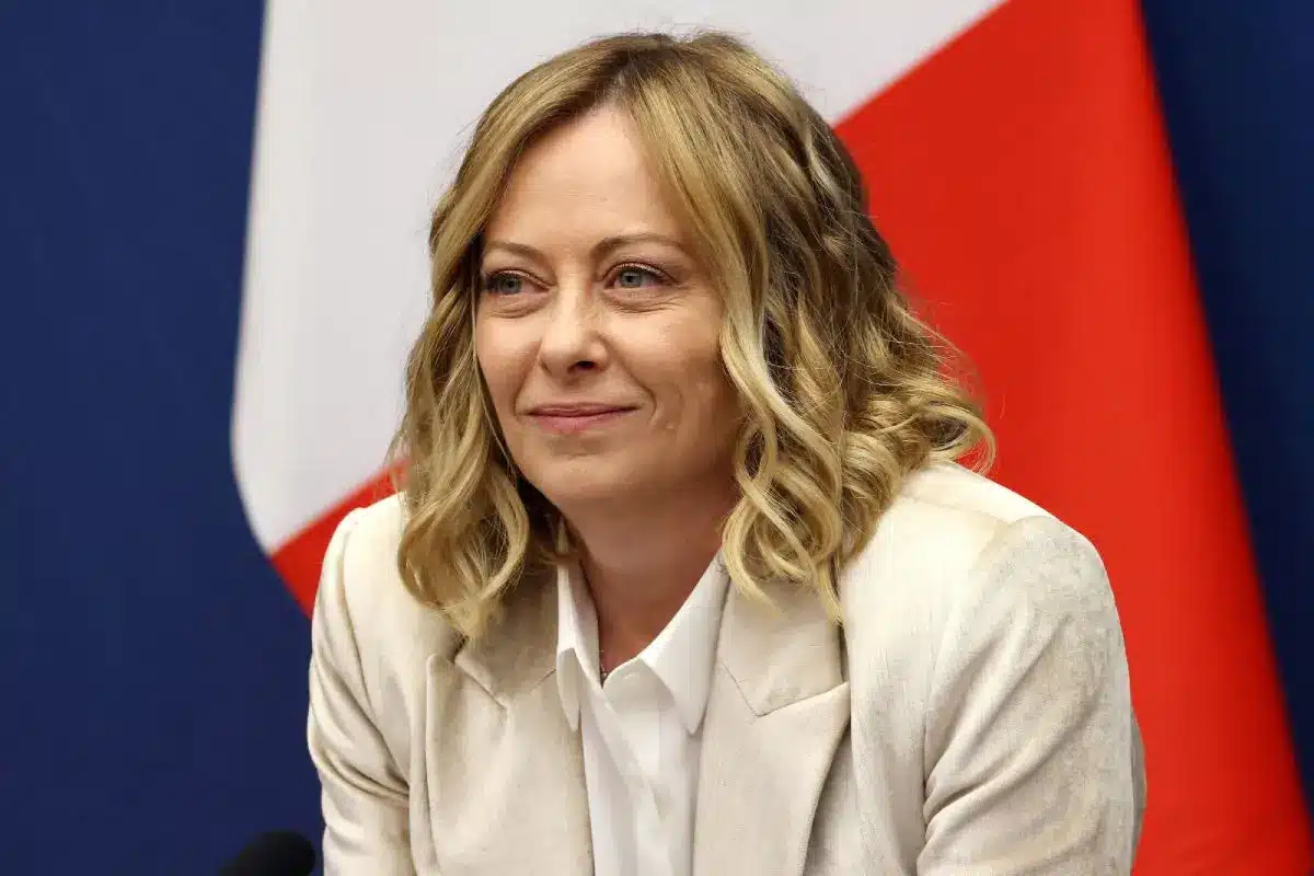 Meloni si prepara al G7 di Évian: Ucraina, Trump e crisi globali al centro del vertice