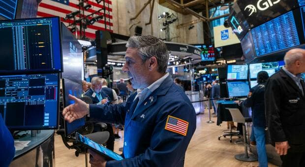  Perché le Borse mondiali sono in rosso? Crollano chip e tecnologici, tornano i timori sull'Ai. Wall Street frena, anche Milano in calo 