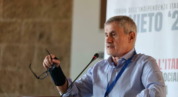  Alemanno: «Meloni decida cosa fare da grande. Le Pen? Probabilmente sarà presidente della Francia» 