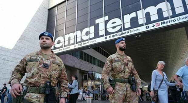  Roma, Strade sicure: il generale Quartuccio della Brigata Friuli: «Ecco perché abbiamo introdotto i blindatii leggeri a Termini e Colosseo» 