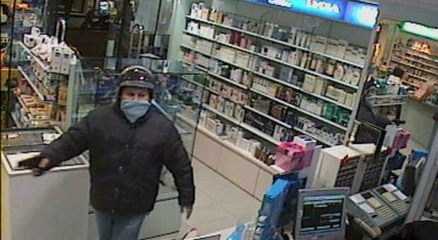  Roma, preso il ladro della farmacia: incastrato dalla medicina rara che era solito comprare 