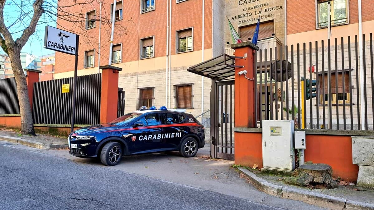 Furto nella notte agli uffici ACI di Frosinone: ladri portano via denaro dall’armadio blindato