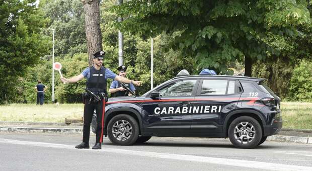  Bravetta, 5 arresti e 3 denunce nei controlli stradali dei Carabinieri. Sequestrati droga, farmaci anabolizzanti e migliaia di euro 