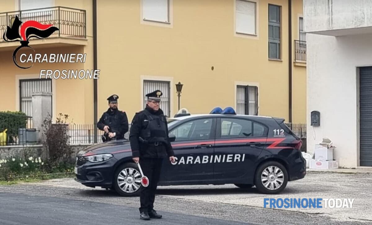 Ruba un’Alfa Romeo a Sora e si schianta dopo venti minuti a Veroli. Tenta anche la fuga a piedi