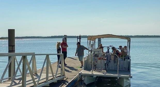  «Non li perdono, mi avrebbero lasciato annegare». Parla Rodolfo Paccagnin, l'80enne buttato in acqua dai maranza mentre pescava al pontile 