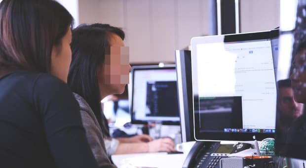  Parla con il collega: 2 giorni senza stipendio. «Quest?azienda è una dittatura», operaio sospeso. Verrà risarcito 