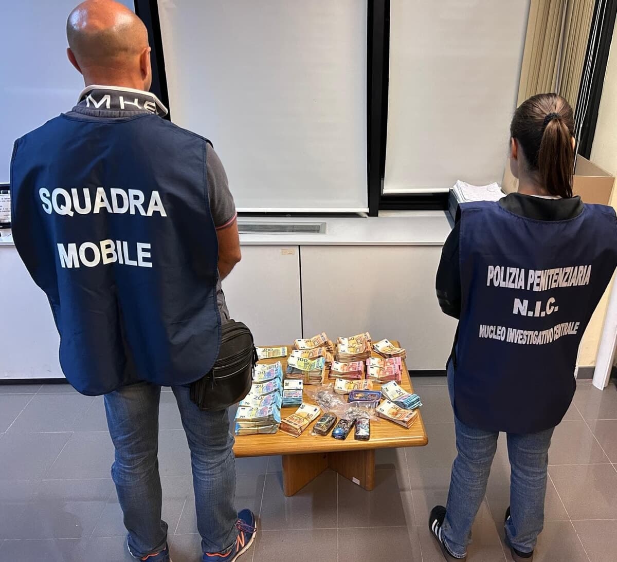 Droga e un tesoro in contanti: a Frosinone sequestrati oltre 130mila euro, tre arresti