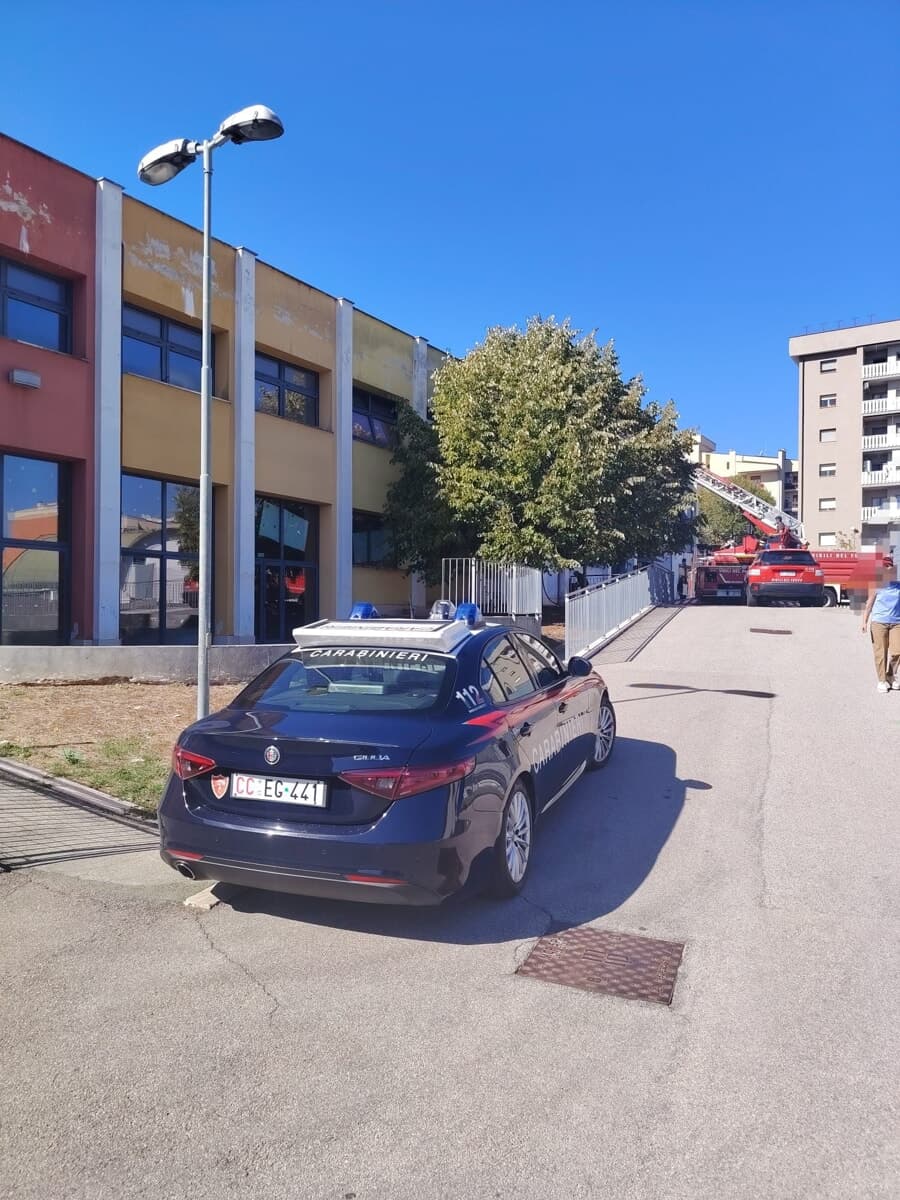 Frosinone, chiusa per un giorno la scuola primaria Cavoni: stop alle lezioni per verifiche e lavori