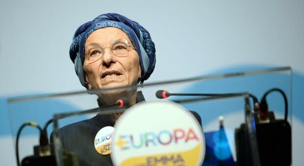 Emma Bonino, martedì i funerali di Stato in forma laica: da domenica la camera ardente in Campidoglio. Il programma 