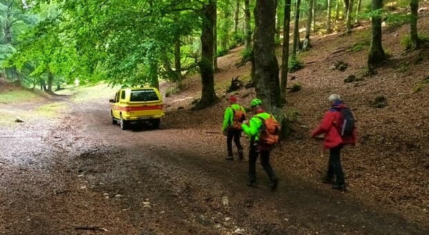  Monte Gennaro, si perde nel bosco al buio: escursionista salvato nella notte 