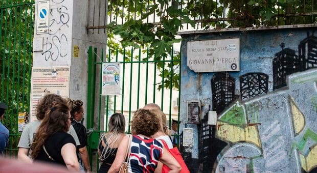  Prof accoltellata, il raid annunciato sui social (5 ore prima) e il telefono per trasmettere l'aggressione in diretta: così il 13enne aveva pianificato tutto 