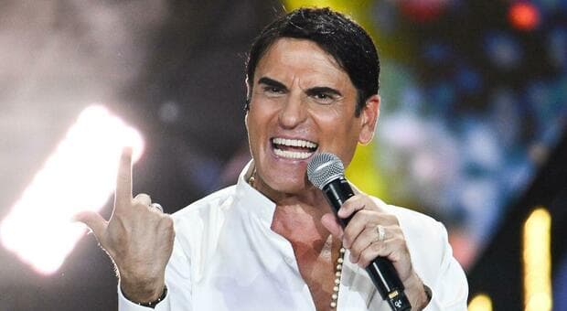  Sal Da Vinci: «Io, diplomato a 40 anni ora mi merito la laurea. Vannacci? Non condivido nulla di quello che dice su tutto il mondo Lgbtq+» 