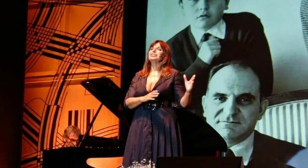  Elena Bonelli conquista Tor Bella Monaca: sold out e bis per ?Mamma Roma? Pasolini e gli altri? 