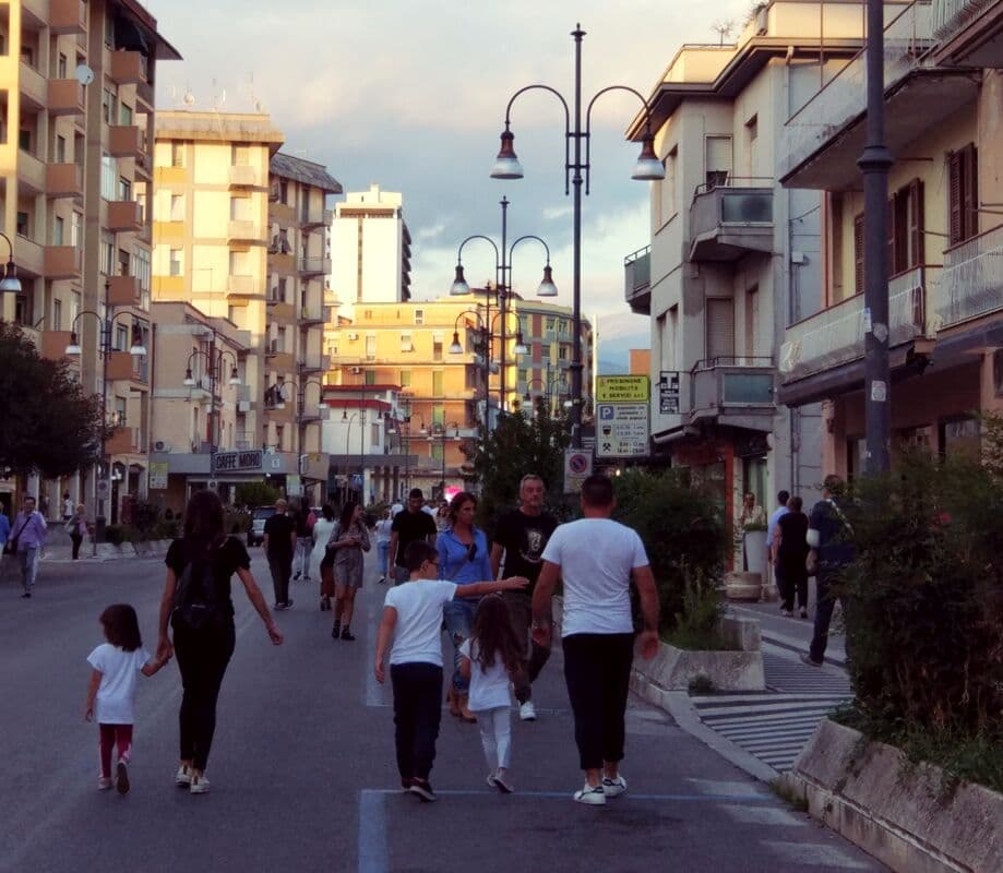 Frosinone, ad agosto stop all'isola pedonale di via Aldo Moro