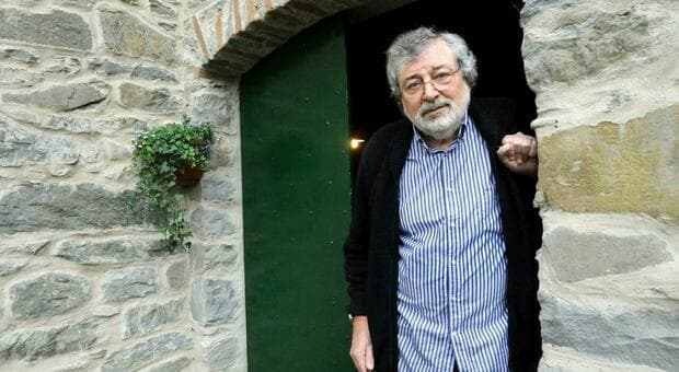  Guccini, il testamento: le case di Pavana e via Paolo Fabbri alla moglie Raffaella Zuccari, alla figlia il 50% della società con diritti canzoni 