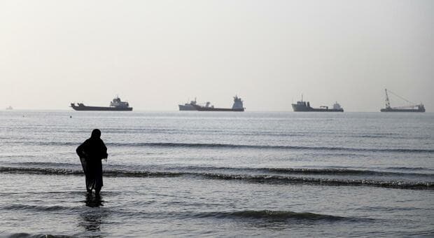  Hormuz, 30 giorni per ripartire. Ma c?è l?incognita mine, le rotte sicure le può indicare solo l?Iran 