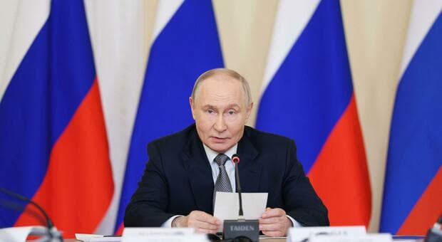  Putin ora teme la rivolta, gli attacchi ucraini contro Mosca minacciano il potere dello zar. «L'umore sta cambiando» 