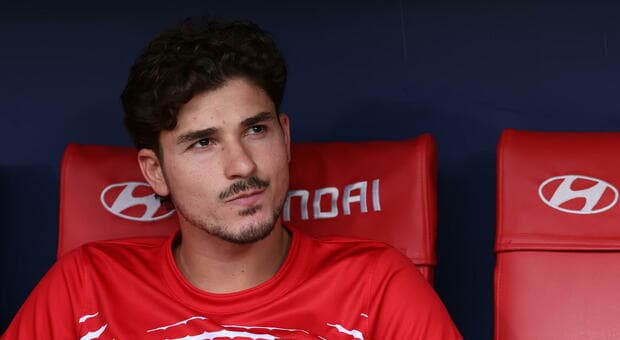  Julian Alvarez, tifosi dell'Atletico Madrid in rivolta con l'attaccante argentino: i fischi e la sciarpa non raccolta. Cosa è successo 