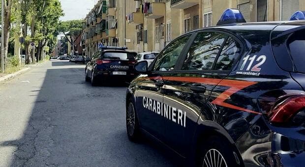  Aggredita con dei pugni al volto da uno sconosciuto a Roma, paura al Pigneto: l'uomo in fuga dopo le urla dei residenti 