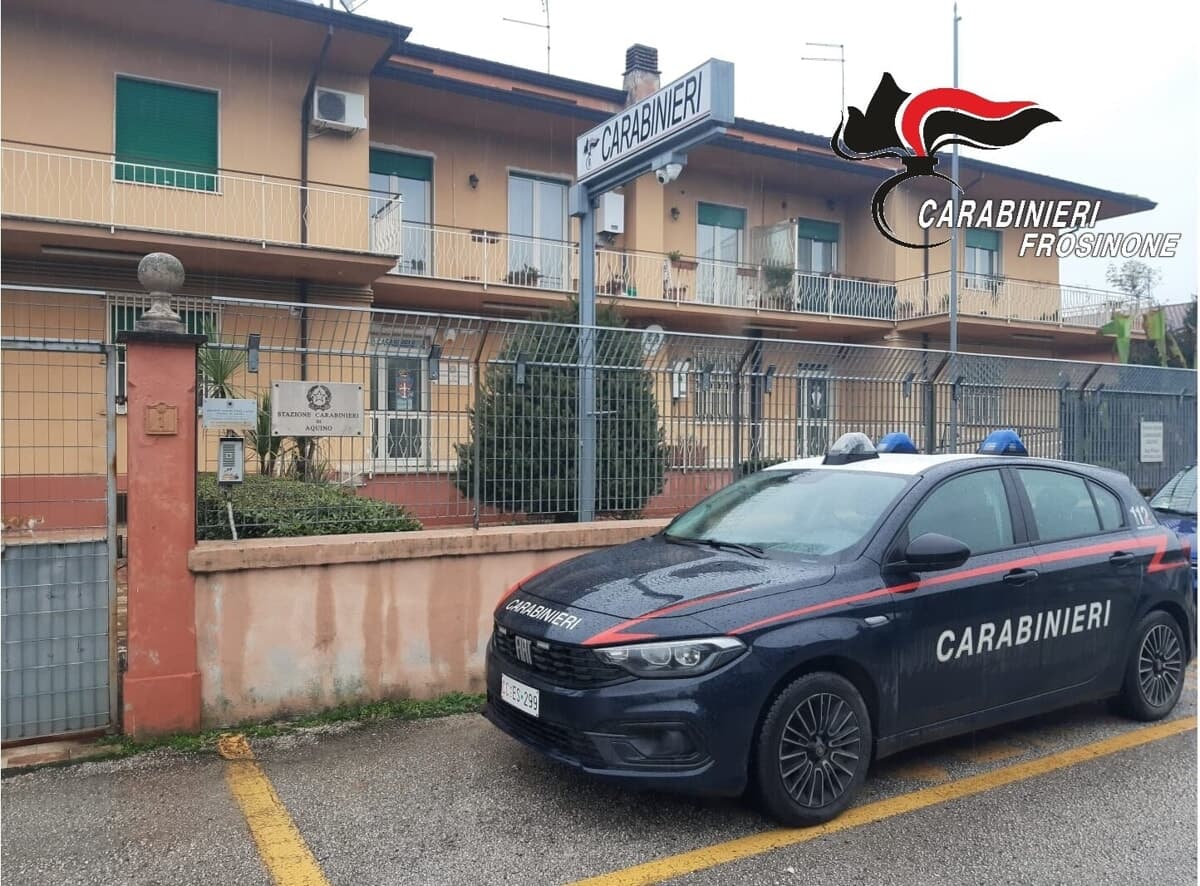 Presi i ladri al cimitero: ripulivano auto in sosta e tombe. Misura cautelare per due coniugi