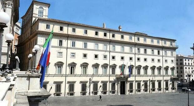  Palazzo Chigi assume, ecco il concorso: posti a bando, profili richiesti e stipendio offerto: domanda entro il 27 giugno 