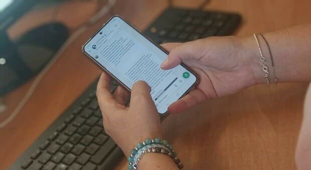  Ragazza truffata con email falsa: svuotato il conto. La giovane vuole suicidarsi, salvata dai carabinieri 