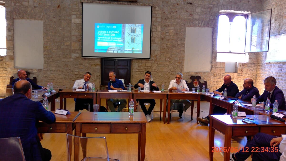 “Verso il futuro dei territori”: ad Anagni i Comuni del basso Lazio tracciano la rotta dello sviluppo locale