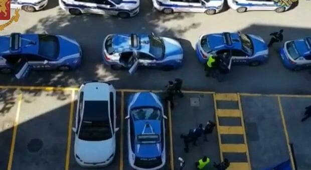  Nuora strattona la suocera che cade e muore, lite in famiglia finisce in tragedia a Fidene 